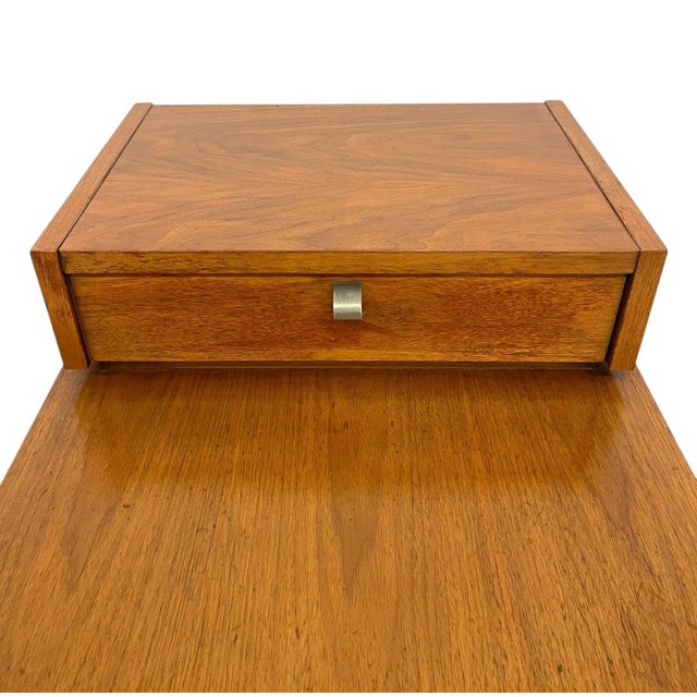 Wood Vintage Mid Century Modern Nightstand by American of Martinsville One Drawer End Table For Sale - Image 7 of 9