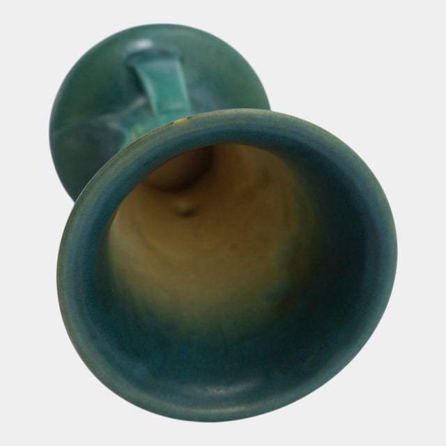 American Roseville Zephyr Lily Green 1946 Mid Century Modern Ceramic Vase 136-9 For Sale - Image 3 of 4