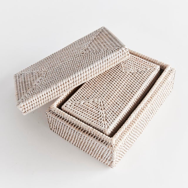 Kenneth Ludwig Chicago Burma Rattan Rectangular Lidded Boxes, Set Of 2 For Sale - Image 4 of 4