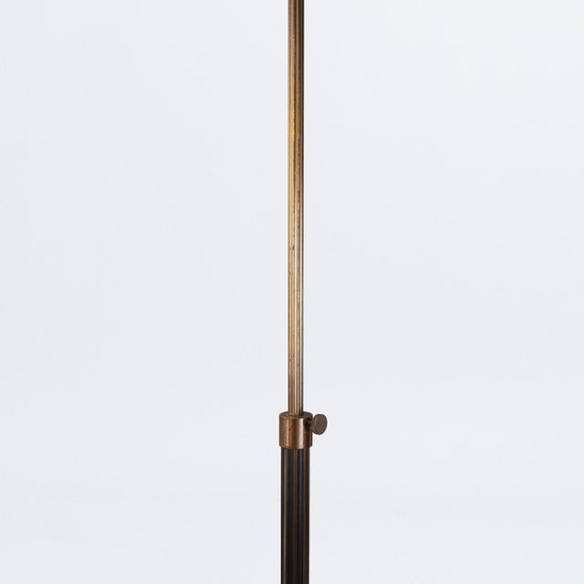 Telescopic Floor Lamp with Fluted Stem, 1950s For Sale - Image 3 of 9
