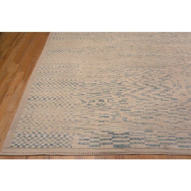 Nazmiyal Collection Abstract Geometric Modern Area Rug For Sale In New York - Image 6 of 9