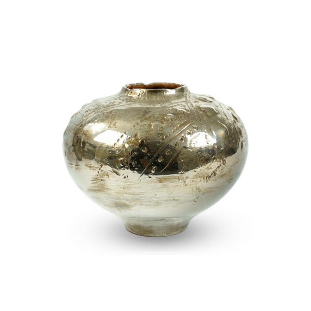 Platinum Luster Elia Vase by deBlona Dimensions: D 25 x H 31 cm. Materials: Ceramic. Colors: 24 Kt Gold Luster / Platinum...