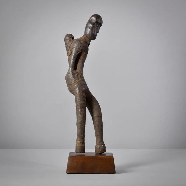 Early 20th Century Pere Male Figure with Pipe Tanzania For Sale - Image 10 of 13