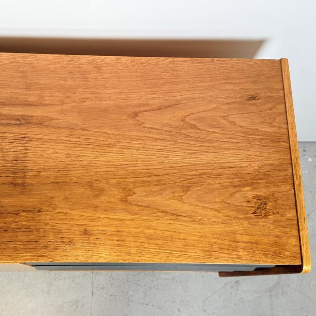 U460 Sideboard with Colored Drawers by Jiří Jiroutek for Interier Praha, 1965 For Sale - Image 10 of 17