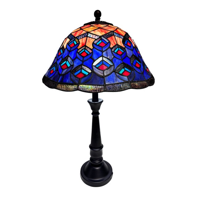 1990s Authentic Dale Tiffany Stained Glass Peacock Table Lamp Bronze Signed Pull Chain For Sale