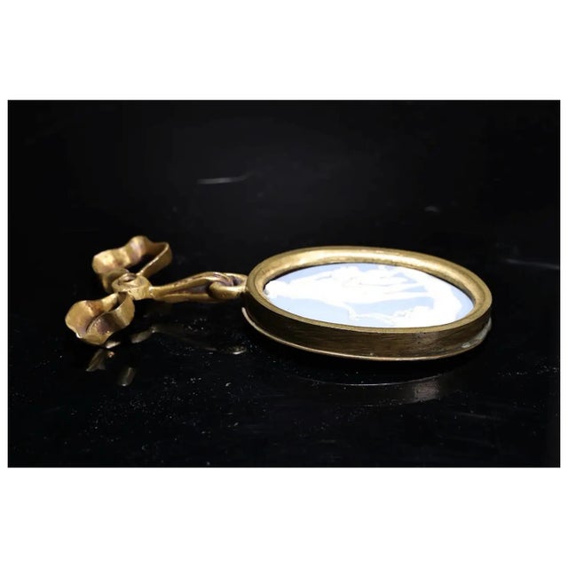Antique 19th Century Wedgwood Light Blue Jasperware Plaque of Venus and Cupid in a Gilt Frame For Sale In New York - Image 6 of 8