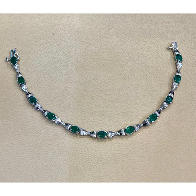 11 Carat Natural Emerald & Diamond Cocktail Tennis Bracelet 14 Karat White Gold For Sale - Image 9 of 18
