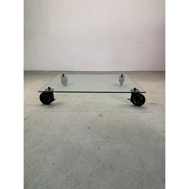 Glass and Metal Low Table attributed to Gae Aulenti for Fontana Arte, 1970s For Sale - Image 6 of 11