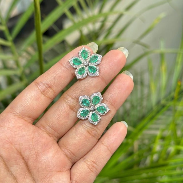 Art Deco Floral Art Deco 3.1ct Emerald Diamond Cluster Gemstone Earrings in 14k Yellow Gold- A Pair For Sale - Image 3 of 16