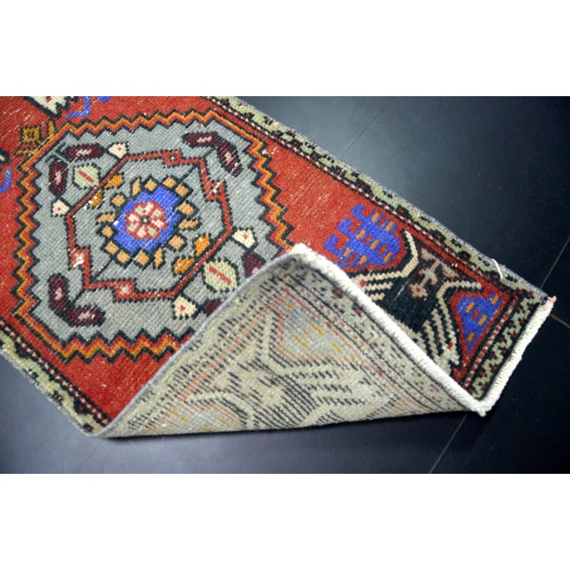 1960s Vintage Bohemian Handmade Turkish Small Rug For Sale - Image 5 of 6