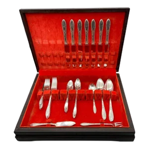 Vintage Oneida Heirloom Plate Virginian Pattern Silverplate Flatware - Set of 41