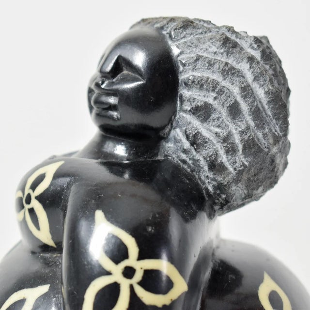 Early 20th Century Shona Stone Woman Sculpture In The Style of Colleen For Sale - Image 4 of 9