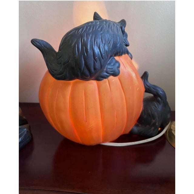 1990s Figurative House of Lloyd Christmas Around the World Scaredy Cats Halloween Pumpkin Light For Sale In Greensboro - Image 6 of 7