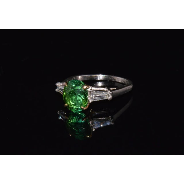 Contemporary Certified Natural 3.85CTS VS F Diamond Green Tourmaline 18K Soild Gold Platinum 3 Stone Ring, size 7 For Sale - Image 3 of 10