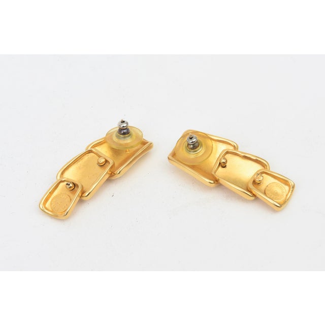 1980s Vintage Robert Lee Morris Gold Plated Sculptural Dangle Earrings, 1980's For Sale - Image 5 of 10