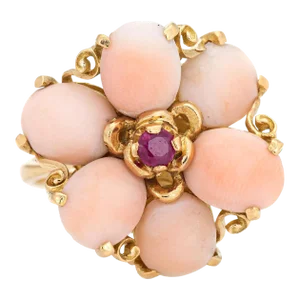 Angel Skin Coral Ruby Ring 1970s Vintage 18 Karat Yellow Gold Flower Jewellery size 5.5