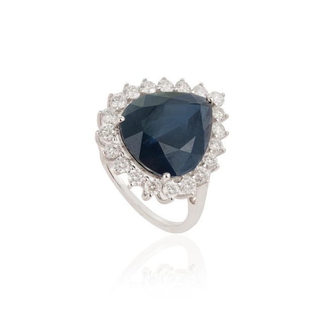 VR Jewels Victorian Natural 18k White Gold 8.42ct Blue Sapphire & Diamond Art Deco Ring Size 4 For Sale - Image 4 of 17