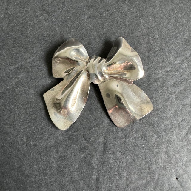 Vintage Bow Brooch Silver Plated Ribbon Pin For Sale - Image 4 of 7