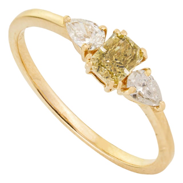 VRJewels Fancy Yellow Diamond Three-Stone Engagement Ring in 14k Gold Size 7 For Sale