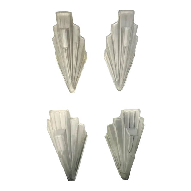 1930s Sabino Set of 4 Art Deco Sconces With Brass Fittings For Sale