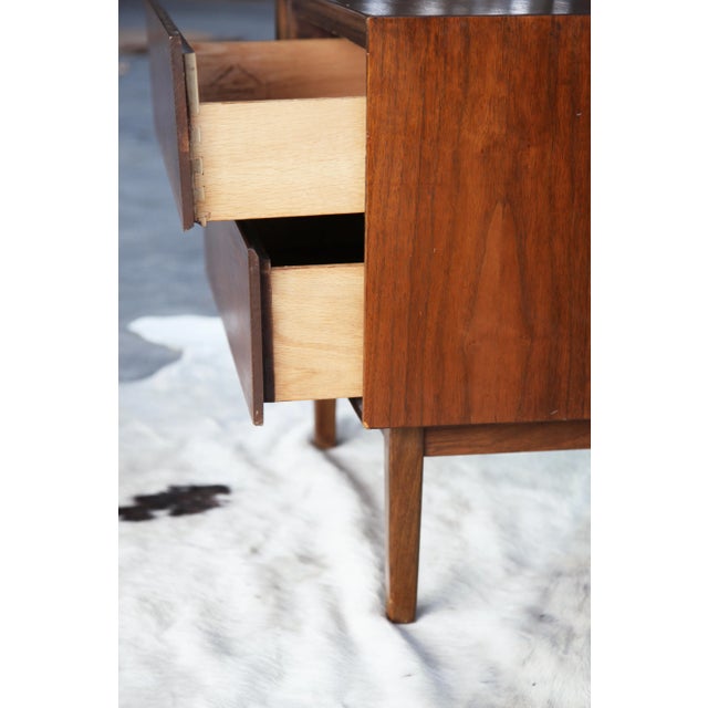 Mid-Century Modern 1970s Mid-Century Walnut Nightstand by Stanley Furniture For Sale - Image 3 of 9