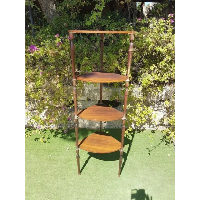 This étagere dates from the 60s and is composed of four modular pieces. Height as a coffee table: 40 cm.