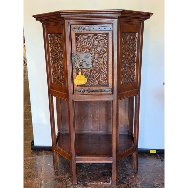 Late 19th Century Gothic Oak French Highly Carved Liquor Cabinet With Gothic Foliage and Original 1880s Key For Sale - Image 5 of 13