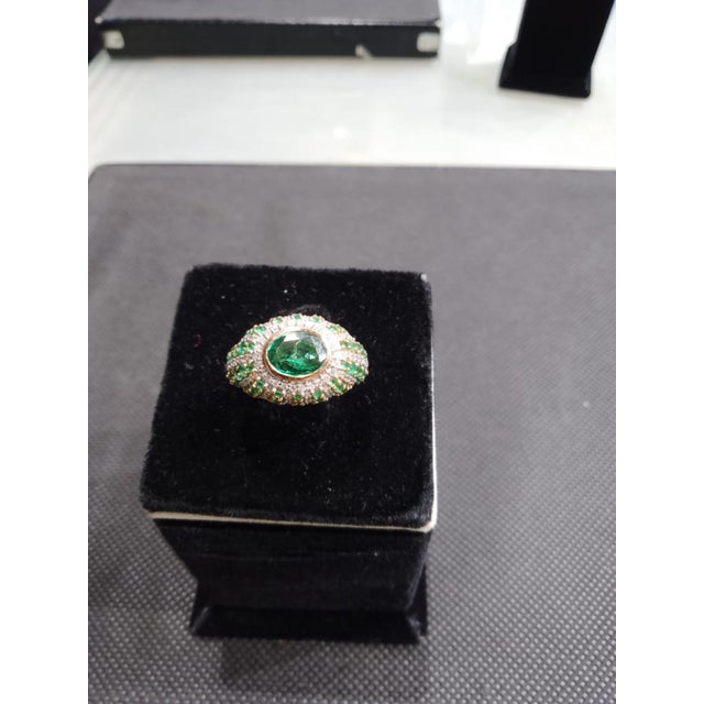 Emerald Natural 18k Gold Emerald Halo Ring With 0.77ct Diamonds, New Design For Sale - Image 8 of 8