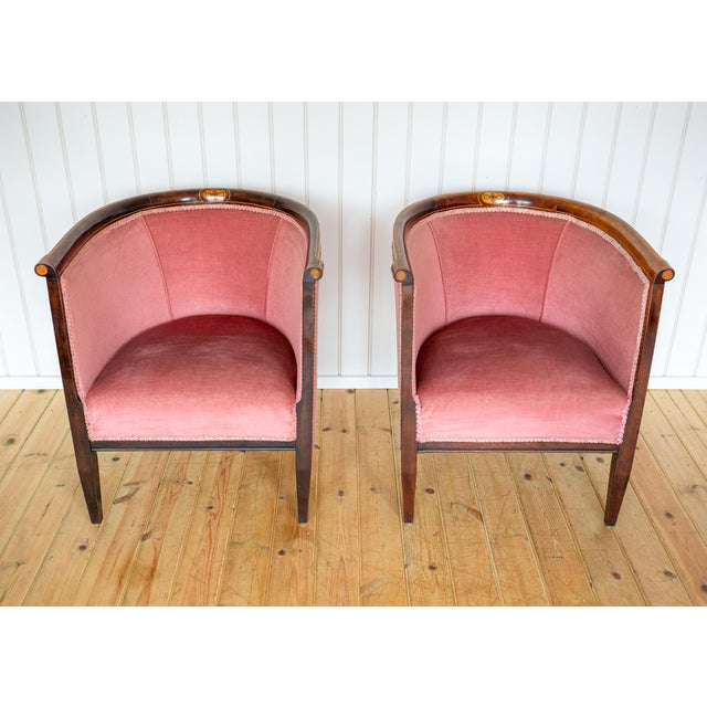 Antique Art Nouveau Edwardian Barrel Back Tub Armchairs in Mahogany and Pink Upholstery, 1910, Set of 2 For Sale - Image 9 of 18