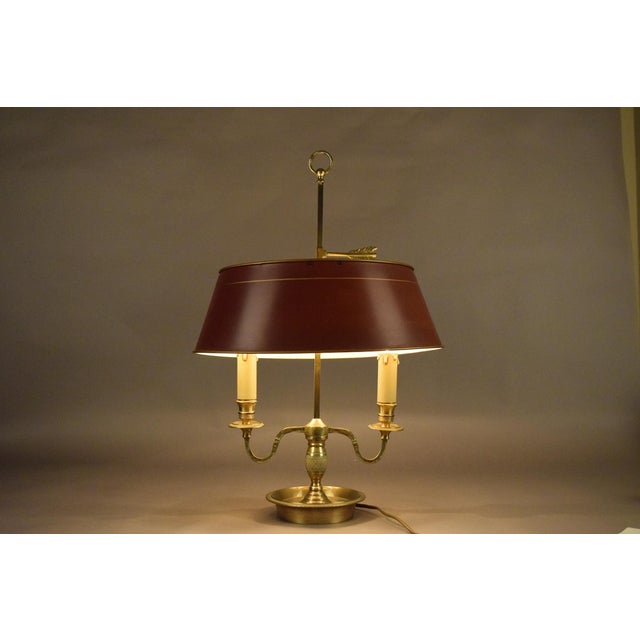 French Bouillotte Two-Light Table Lamp in Brass with Red Tôle Shade, 1930s For Sale - Image 12 of 13