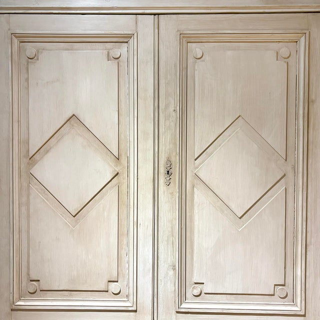 A Grand Georgian-Style Pine Library Cupboard or Kitchen Cabinets, C. 1920. For Sale - Image 4 of 8