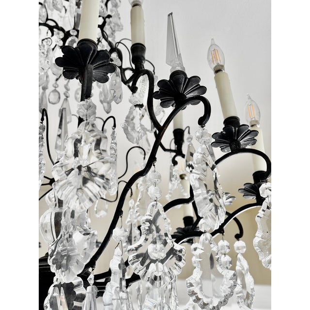 French Late 19th Century French Louis XV Style Bronze and Crystal Chandelier For Sale - Image 3 of 18