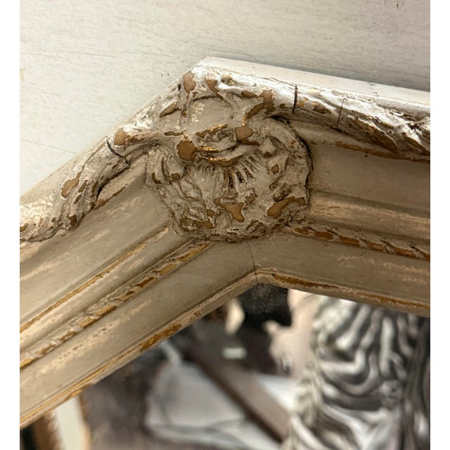 Mid-Century French Provincial Style Painted Gray & Gilt Carved Mirrors - Pair For Sale - Image 4 of 9