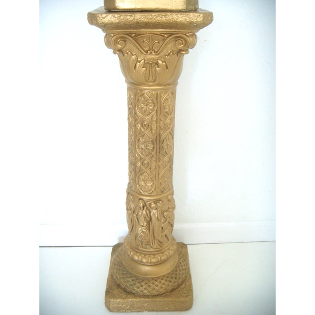 Vintage Gold Plaster Neoclassical Column Pedestal / Pillar & Roman Urn
