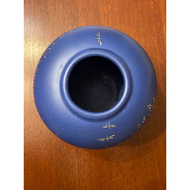 1990s Emilia Castillo 1993 Plata Pura Cobalt Blue Porcelain & Pure Silver Overlay 6” Wildlife Vase. For Sale - Image 5 of 12