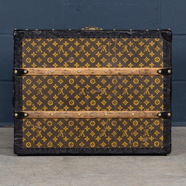 Black Vintage French Trunk in Monogram Canvas from Louis Vuitton, 1920 For Sale - Image 8 of 18