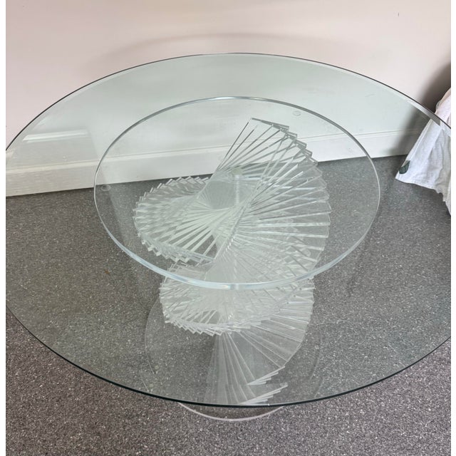 Postmodern Vintage 1980s Sculptural Lucite Helix Dining / Center Table – Stacked Acrylic Spiral Base, Postmodern For Sale - Image 3 of 7