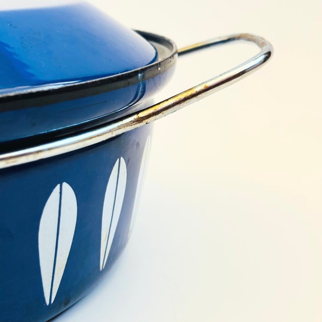 MCM Cathrineholm Enamelware Blue Lotus Casserole Pot - Made in Norway For Sale In San Francisco - Image 6 of 15