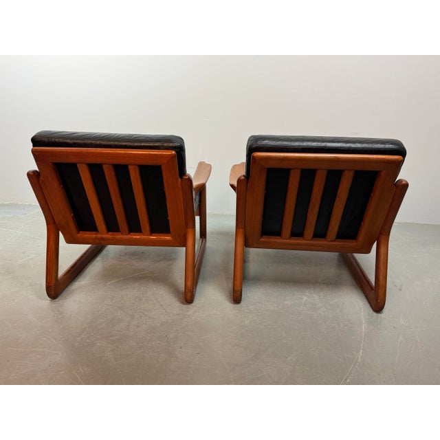 Mid-Century Teak Lounge Chairs with Black Leather Cushions attributed to Sven Ellekaer for Komfort, Denmark, 1970s, Set of 2 For Sale - Image 6 of 18