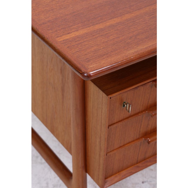 Mid-Century Danish Model 75 Desk in Teak by Gunni Omann for Omann Jun, 1960s For Sale - Image 10 of 18