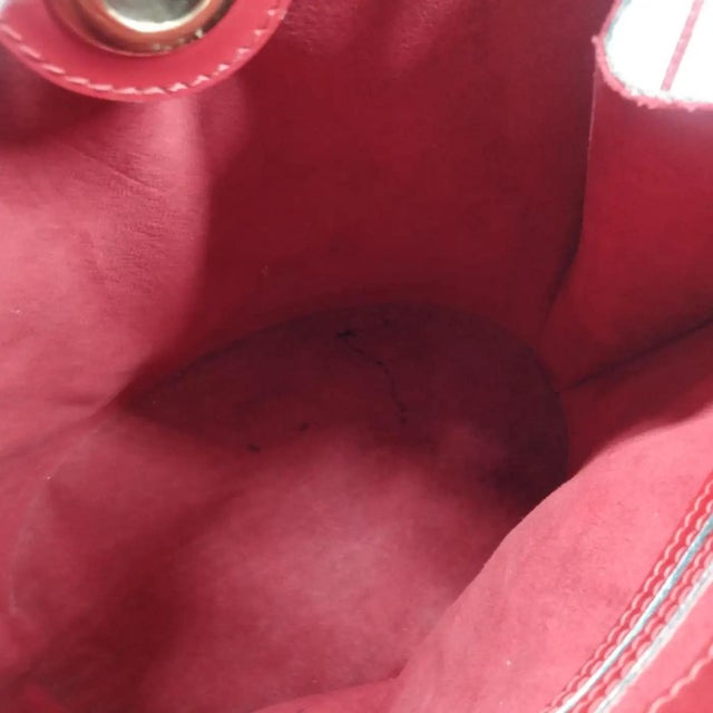 1990s A 1995 Vintage Louis Vuitton Castillan Red Epi Leather Cluny Shoulder Bag For Sale - Image 5 of 17