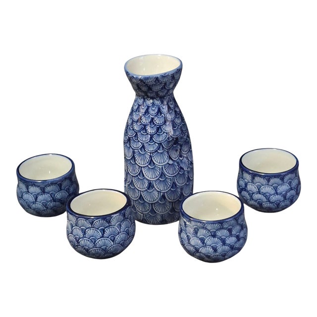 Vintage Chinese Blue & White Sake Set Carafe & 4 Cups For Sale