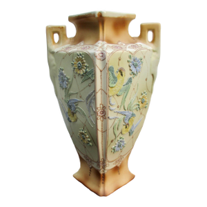 Antique Moriyama Mori-Machi Mariage Porcelain