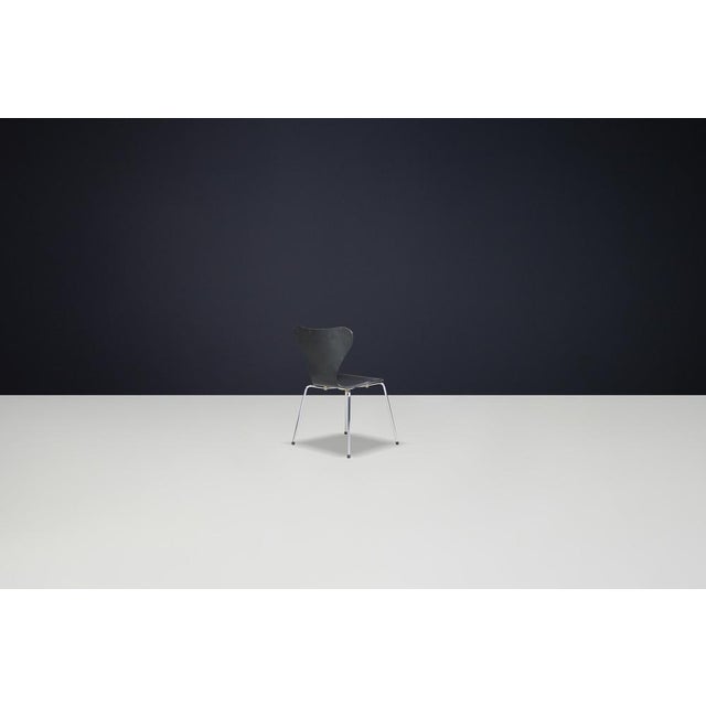 1990s Black 3107 Series 7 Dining Chairs attributed to Arne Jacobsen for Fritz Hansen, 1990s, Set of 20 For Sale - Image 5 of 9