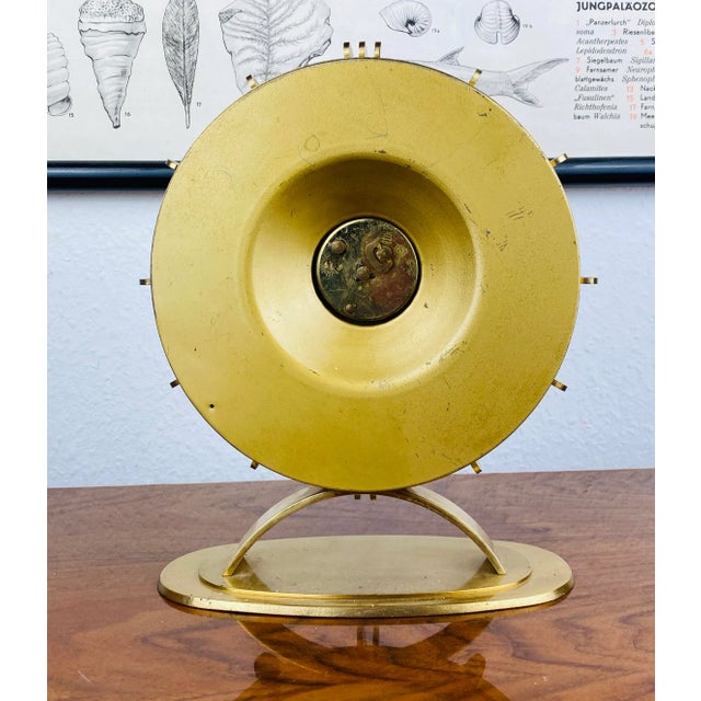 Mid-Century Modern Europa Table Clock in Brass and Acrylic, 1960s For Sale - Image 3 of 8