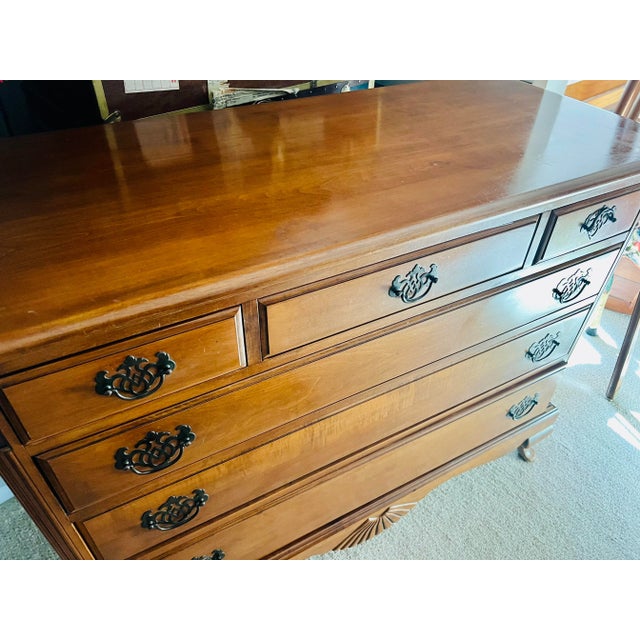 American Gilchrist of Boston 1950’s Maple Dresser Set With Chest of Drawers and Matching Nightstand - Set of 2 For Sale - Image 3 of 12