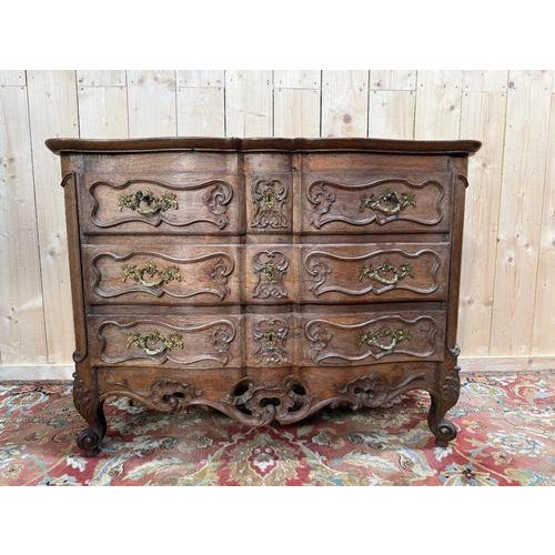 Louis XV Style Chest of Drawers from Nîmes in Oak For Sale - Image 11 of 11