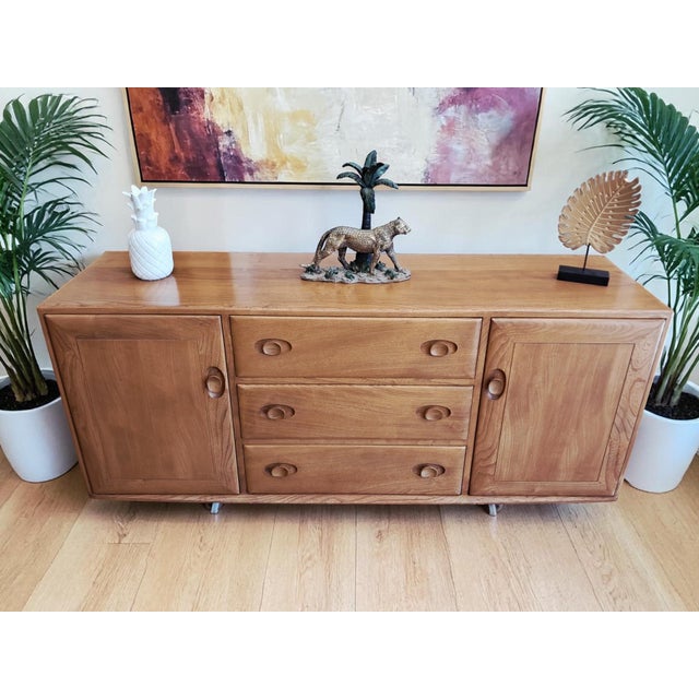 Mid-Century Windsor Sideboard in Elm by Lucian Ercolani for Ercol, 1960s For Sale - Image 13 of 18