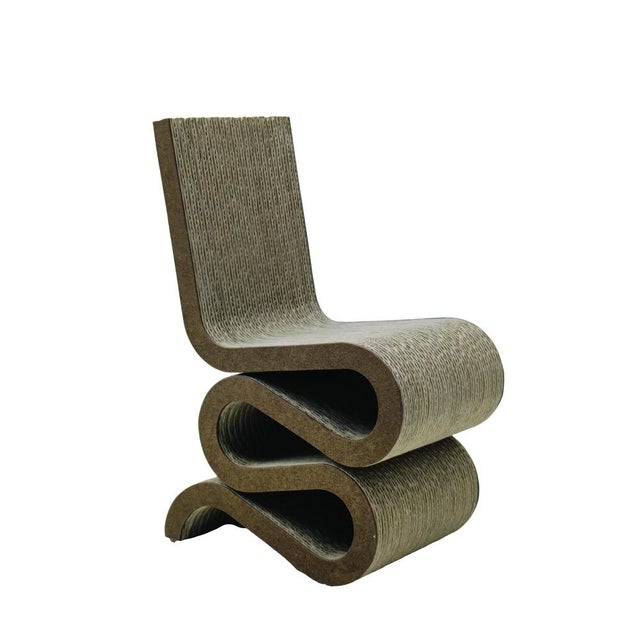 For more than two decades, the Vitra Design Museum has been making miniature replicas of the most important pieces of its...