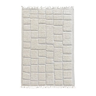 White Textured Geometric Design – Modern Minimal Area Rug For Sale